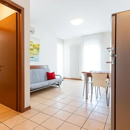 Farnie Lido Altanea Апартаменты *