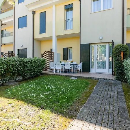 Farnie Lido Altanea Апартаменты *