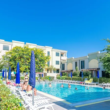 Farnie Lido Altanea