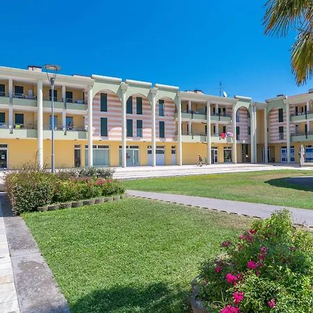 Farnie Lido Altanea Каорле