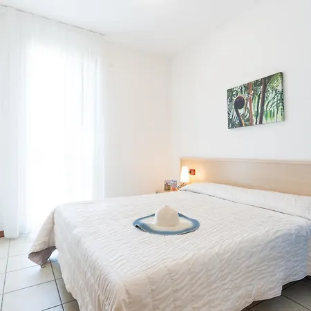 Farnie Lido Altanea Апартаменты Каорле