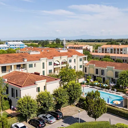 Farnie Lido Altanea Каорле