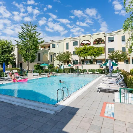 Farnie Lido Altanea *