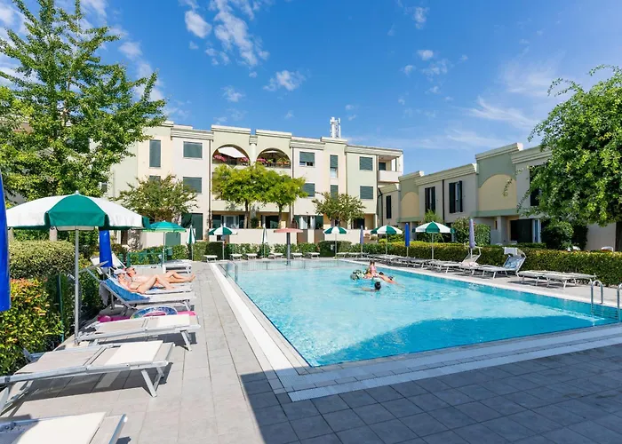 Farnie Lido Altanea *