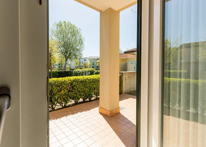 Farnie Lido Altanea *