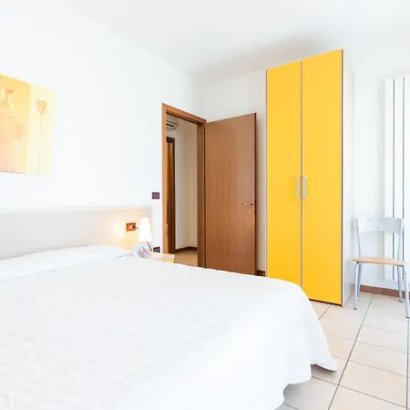 아파트 Farnie Lido Altanea