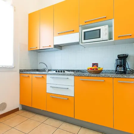 Farnie Lido Altanea *