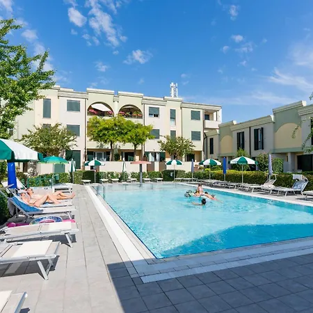 Farnie Lido Altanea *