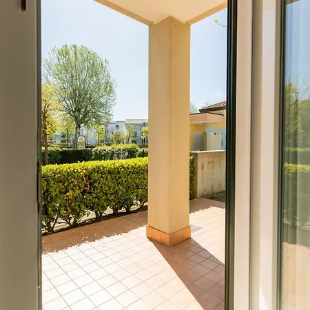 Farnie Lido Altanea *