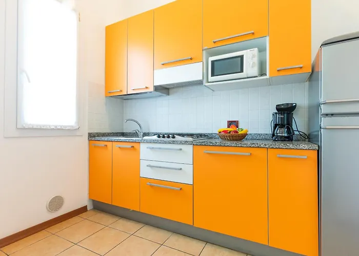 Farnie Lido Altanea *